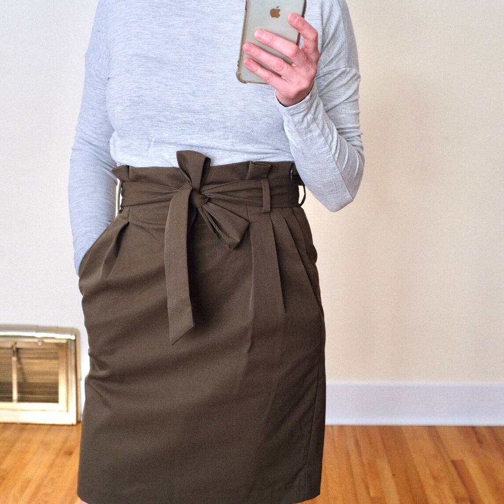 BOGO H&M Paperbag skirt with pockets
